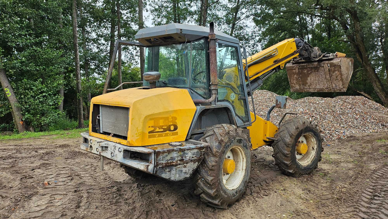 Ładowarka teleskopowa MATBRO TR250-110 John Deere - Chariot télescopique: photos 2 Ładowarka teleskopowa MATBRO TR250-110 John Deere - Chariot télescopique: photos 2