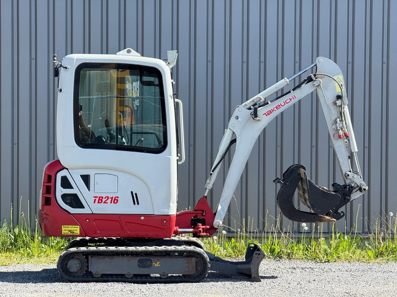 Takeuchi TB216 - Mini pelle: photos 1 Takeuchi TB216 - Mini pelle: photos 1