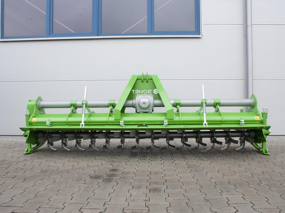 Bomet Bodenfräsen / Rotary tiller / Rotavator / Vangatrice / Desgarrador / Роторный культиватор / Glebogryzarka 3 m - Rotavator: photos 2 Bomet Bodenfräsen / Rotary tiller / Rotavator / Vangatrice / Desgarrador / Роторный культиватор / Glebogryzarka 3 m - Rotavator: photos 2