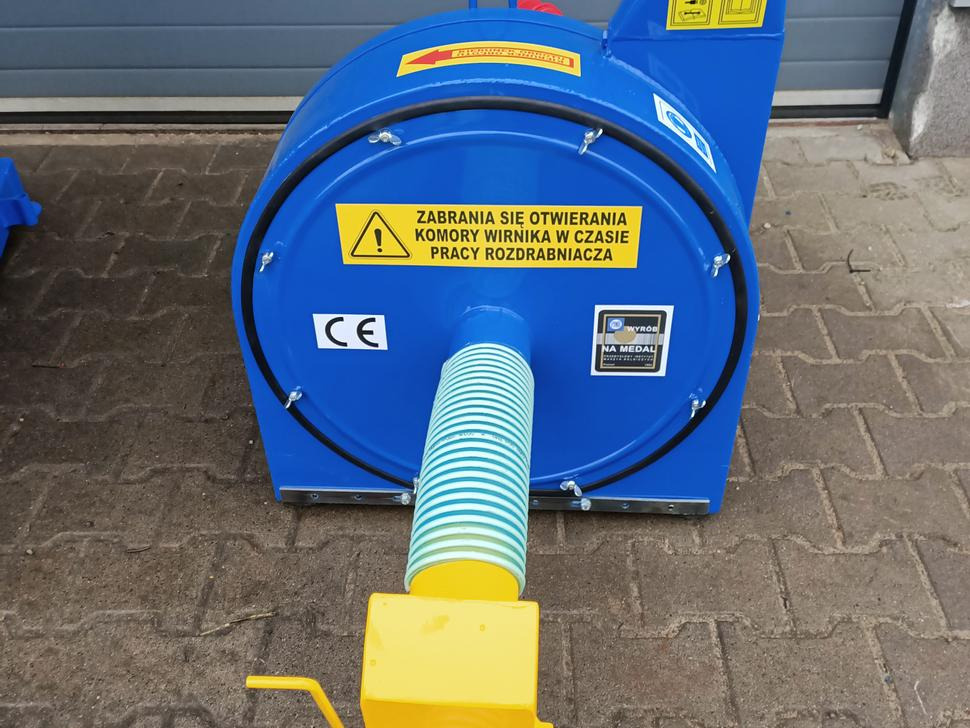 Dozamech Getreidebrecher / Grain crusher / Broyeur à grains / Trituratore / Измельчитель / Rozdrabniacz - Matériel d'élevage: photos 5 Dozamech Getreidebrecher / Grain crusher / Broyeur à grains / Trituratore / Измельчитель / Rozdrabniacz - Matériel d'élevage: photos 5