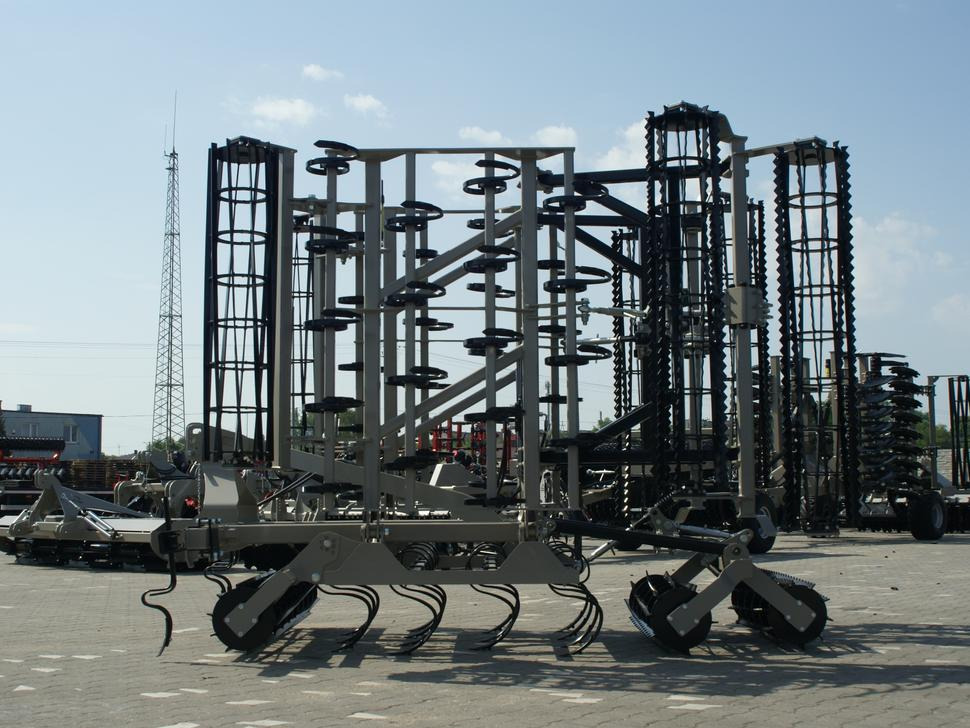 ROLEX Saatbettkombination / Hydraulically cultivator / Vibroculteur / Aggregato di coltivazione /  Почвообрабатывающий гидравлический складывающийся агрегат / Agregat uprawowy hydraulicznie składany - crédit-bail ROLEX Saatbettkombination / Hydraulically cultivator / Vibroculteur / Aggregato di coltivazione /  Почвообрабатывающий гидравлический складывающийся агрегат / Agregat uprawowy hydraulicznie składany: photos 9