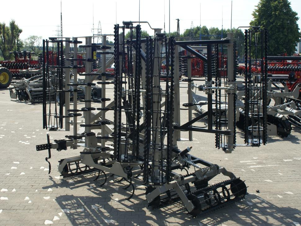 ROLEX Saatbettkombination / Hydraulically cultivator / Vibroculteur / Aggregato di coltivazione /  Почвообрабатывающий гидравлический складывающийся агрегат / Agregat uprawowy hydraulicznie składany - crédit-bail ROLEX Saatbettkombination / Hydraulically cultivator / Vibroculteur / Aggregato di coltivazione /  Почвообрабатывающий гидравлический складывающийся агрегат / Agregat uprawowy hydraulicznie składany: photos 7