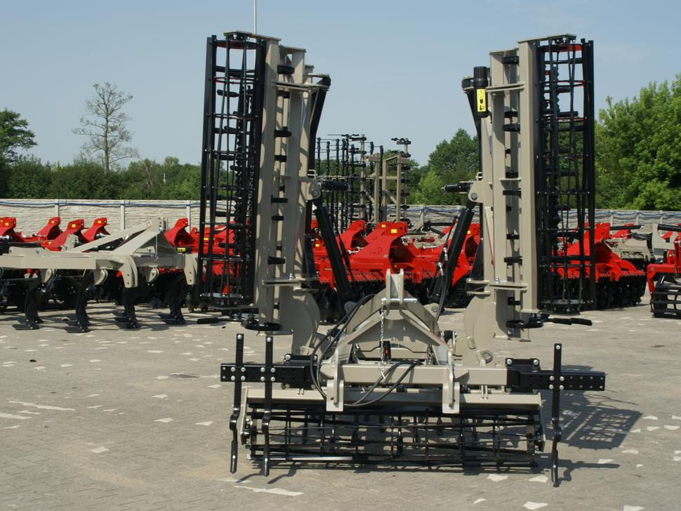 ROLEX Saatbettkombination / Hydraulically cultivator / Vibroculteur / Aggregato di coltivazione /  Почвообрабатывающий гидравлический складывающийся агрегат / Agregat uprawowy hydraulicznie składany - crédit-bail ROLEX Saatbettkombination / Hydraulically cultivator / Vibroculteur / Aggregato di coltivazione /  Почвообрабатывающий гидравлический складывающийся агрегат / Agregat uprawowy hydraulicznie składany: photos 16