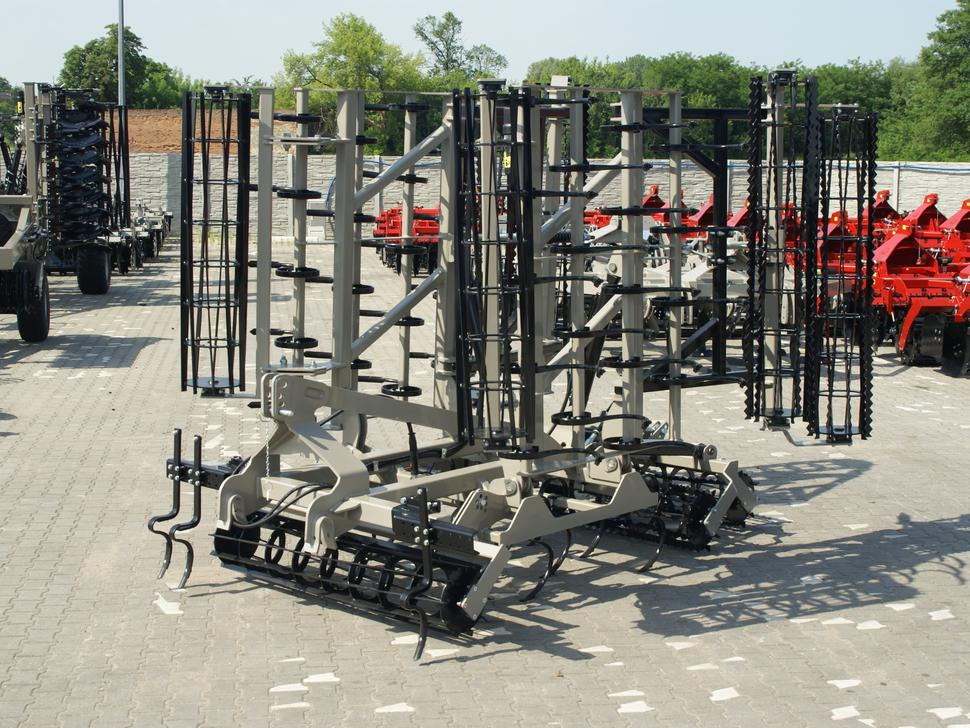 ROLEX Saatbettkombination / Hydraulically cultivator / Vibroculteur / Aggregato di coltivazione /  Почвообрабатывающий гидравлический складывающийся агрегат / Agregat uprawowy hydraulicznie składany - crédit-bail ROLEX Saatbettkombination / Hydraulically cultivator / Vibroculteur / Aggregato di coltivazione /  Почвообрабатывающий гидравлический складывающийся агрегат / Agregat uprawowy hydraulicznie składany: photos 14