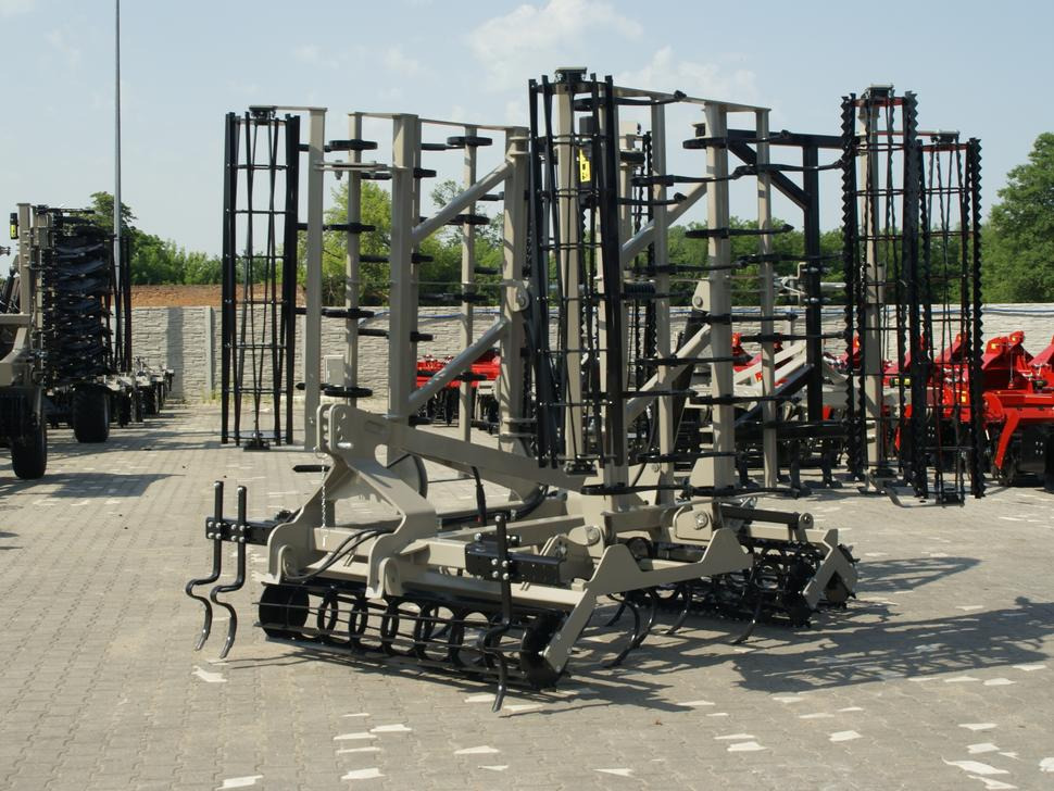 ROLEX Saatbettkombination / Hydraulically cultivator / Vibroculteur / Aggregato di coltivazione /  Почвообрабатывающий гидравлический складывающийся агрегат / Agregat uprawowy hydraulicznie składany - crédit-bail ROLEX Saatbettkombination / Hydraulically cultivator / Vibroculteur / Aggregato di coltivazione /  Почвообрабатывающий гидравлический складывающийся агрегат / Agregat uprawowy hydraulicznie składany: photos 13