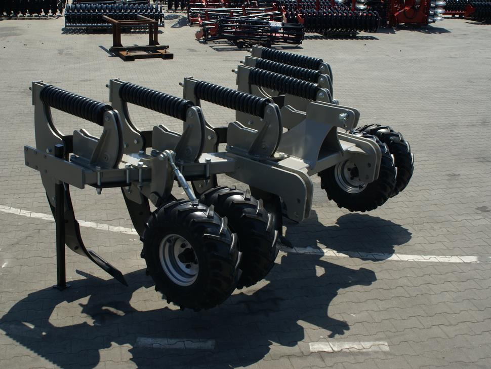 Décompacteur neuf ROLEX Tiefenlockerer / Subsoiler / Décompacteur / Dissodatori / Subsolador / Глубокорыхлитель / Głębosz typ V 3 m: photos 7 Décompacteur neuf ROLEX Tiefenlockerer / Subsoiler / Décompacteur / Dissodatori / Subsolador / Глубокорыхлитель / Głębosz typ V 3 m: photos 7