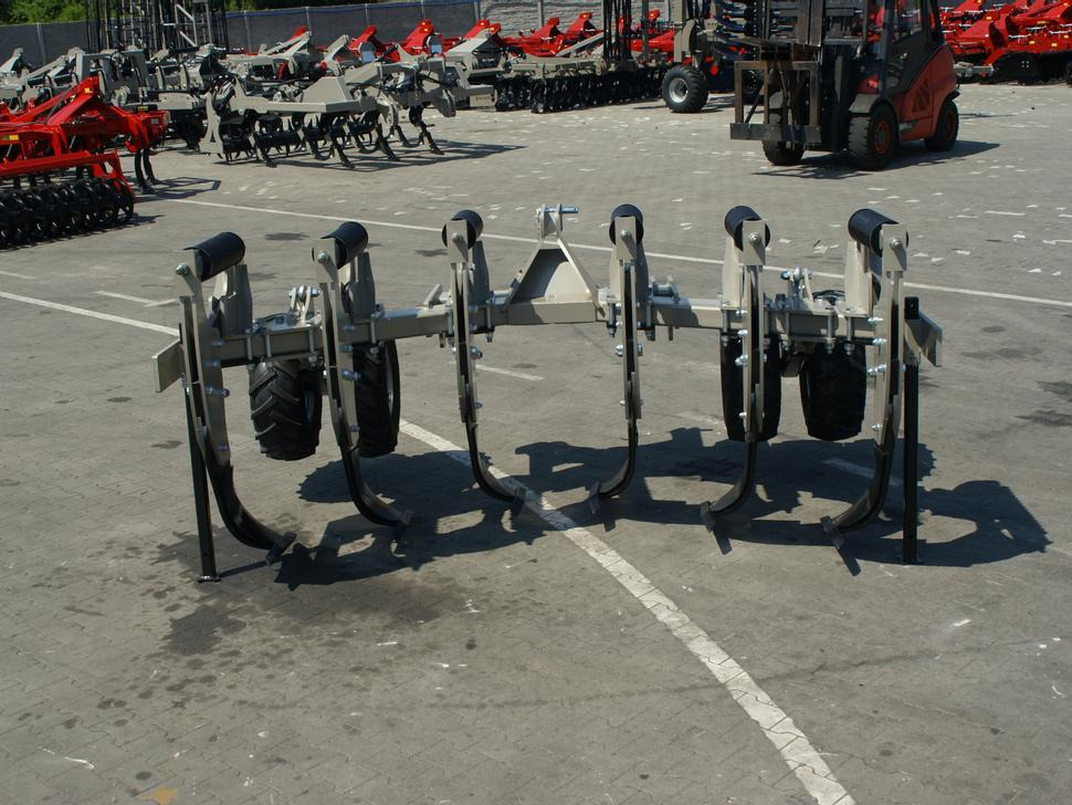 Décompacteur neuf ROLEX Tiefenlockerer / Subsoiler / Décompacteur / Dissodatori / Subsolador / Глубокорыхлитель / Głębosz typ V 3 m: photos 15 Décompacteur neuf ROLEX Tiefenlockerer / Subsoiler / Décompacteur / Dissodatori / Subsolador / Глубокорыхлитель / Głębosz typ V 3 m: photos 15