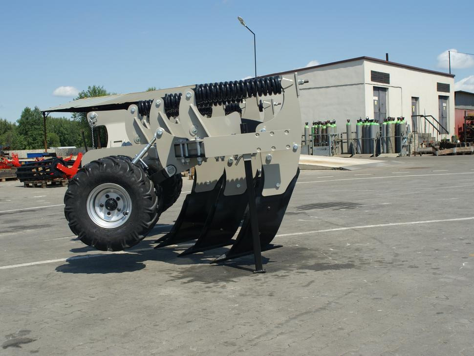 Décompacteur neuf ROLEX Tiefenlockerer / Subsoiler / Décompacteur / Dissodatori / Subsolador / Глубокорыхлитель / Głębosz typ V 3 m: photos 18 Décompacteur neuf ROLEX Tiefenlockerer / Subsoiler / Décompacteur / Dissodatori / Subsolador / Глубокорыхлитель / Głębosz typ V 3 m: photos 18