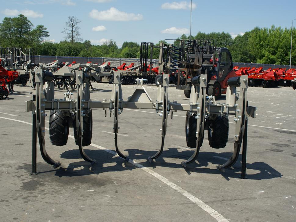 Décompacteur neuf ROLEX Tiefenlockerer / Subsoiler / Décompacteur / Dissodatori / Subsolador / Глубокорыхлитель / Głębosz typ V 3 m: photos 14 Décompacteur neuf ROLEX Tiefenlockerer / Subsoiler / Décompacteur / Dissodatori / Subsolador / Глубокорыхлитель / Głębosz typ V 3 m: photos 14