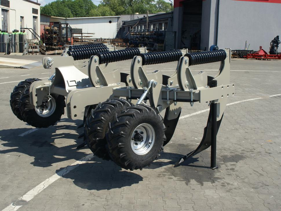 ROLEX Tiefenlockerer / Subsoiler / Décompacteur / Dissodatori / Subsolador / Глубокорыхлитель / Głębosz typ V 3 m - Décompacteur: photos 1 ROLEX Tiefenlockerer / Subsoiler / Décompacteur / Dissodatori / Subsolador / Глубокорыхлитель / Głębosz typ V 3 m - Décompacteur: photos 1