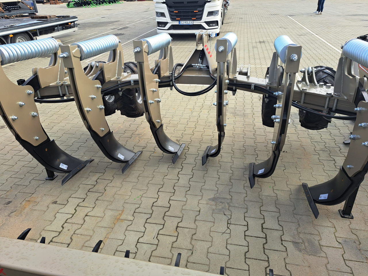 ROLEX Tiefenlockerer / Subsoiler / Décompacteur / Subsolador / Dissodatori / Глубокорыхлитель тип V / Głębosz typ V 3 m - Décompacteur: photos 3 ROLEX Tiefenlockerer / Subsoiler / Décompacteur / Subsolador / Dissodatori / Глубокорыхлитель тип V / Głębosz typ V 3 m - Décompacteur: photos 3