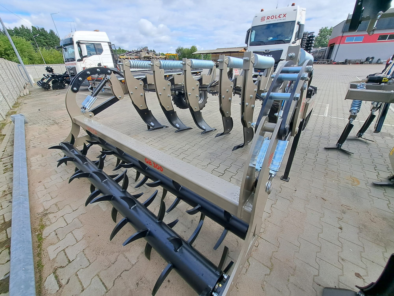 ROLEX Tiefenlockerer / Subsoiler / Décompacteur / Subsolador / Dissodatori / Глубокорыхлитель тип V / Głębosz typ V 3 m - Décompacteur: photos 2 ROLEX Tiefenlockerer / Subsoiler / Décompacteur / Subsolador / Dissodatori / Глубокорыхлитель тип V / Głębosz typ V 3 m - Décompacteur: photos 2