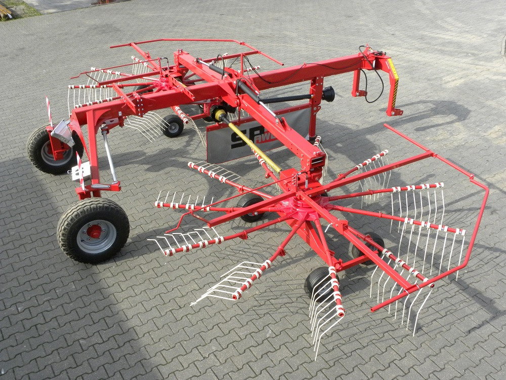 Spawex Kreiselschwader / Rake / Andaineur / Ranghinatore / Rastrillo / Роторные грабли / Zgrabiarka 7,65 m - Matériel de fenaison: photos 4 Spawex Kreiselschwader / Rake / Andaineur / Ranghinatore / Rastrillo / Роторные грабли / Zgrabiarka 7,65 m - Matériel de fenaison: photos 4