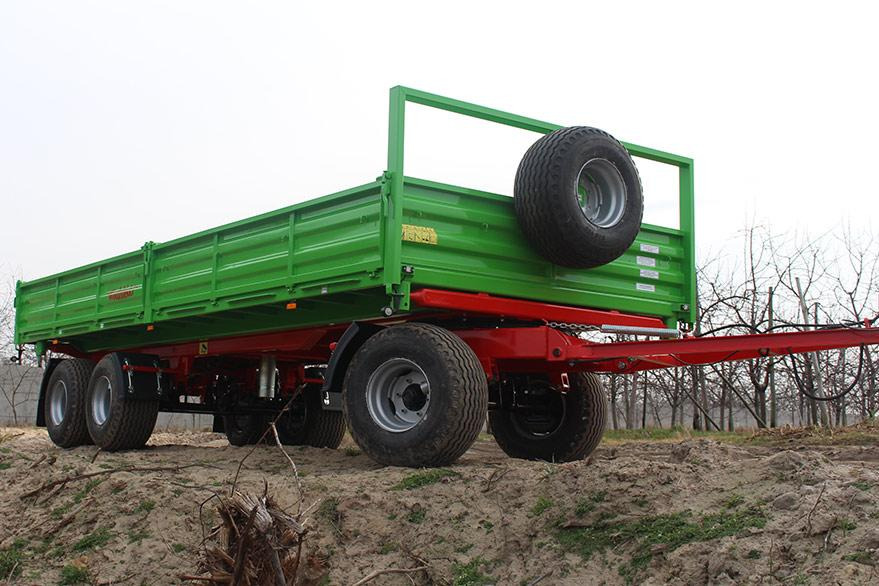 Wodziński Transportplattform für Obstbau / Orchard platform / Plateau de verger / Platforma sadownicza - Remorque plateau agricole: photos 1 Wodziński Transportplattform für Obstbau / Orchard platform / Plateau de verger / Platforma sadownicza - Remorque plateau agricole: photos 1