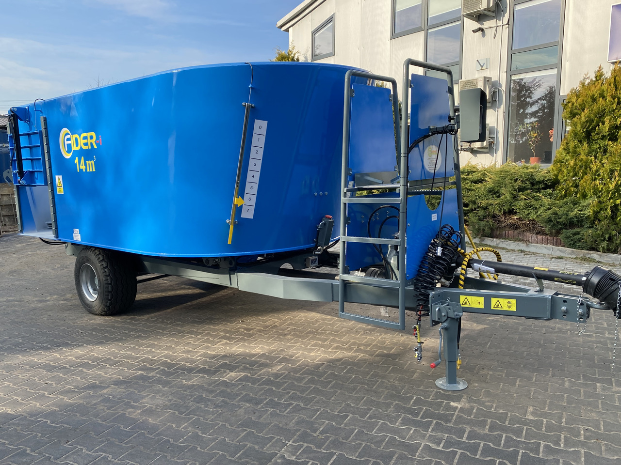 ZAMET Futtermischwagen / Feed mixer / Melangeuse / Carro miscelatore / Vagoneta 2 sinfines / Кормораздатчик 2 шнека / Wóz paszowy 14 m3 - Mélangeuse: photos 2 ZAMET Futtermischwagen / Feed mixer / Melangeuse / Carro miscelatore / Vagoneta 2 sinfines / Кормораздатчик 2 шнека / Wóz paszowy 14 m3 - Mélangeuse: photos 2