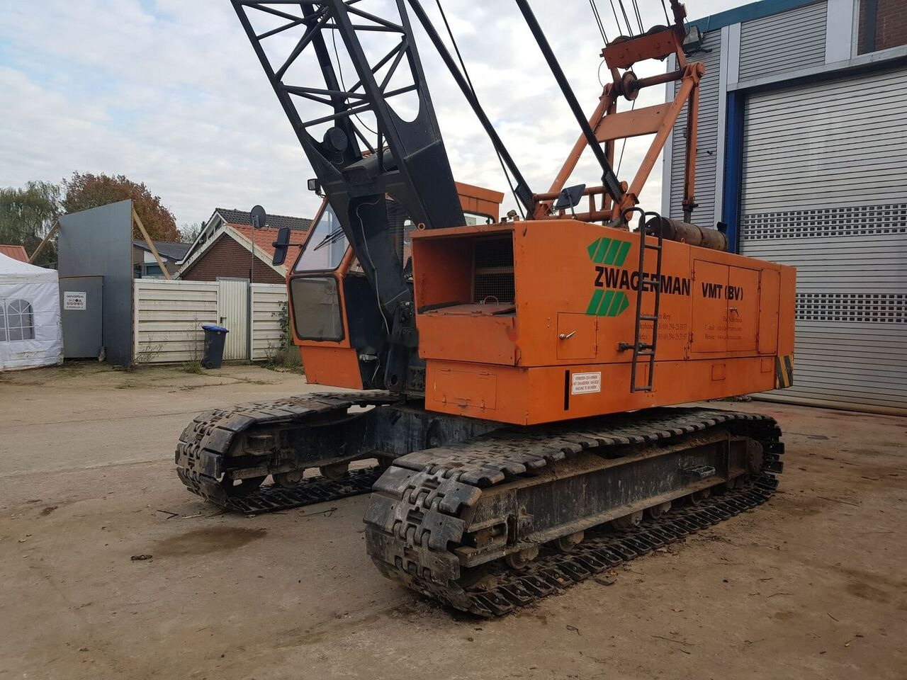 Hitachi KH 100 - Grue sur chenilles: photos 1 Hitachi KH 100 - Grue sur chenilles: photos 1