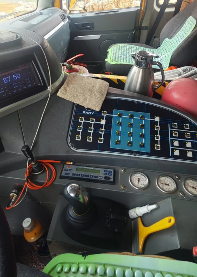 SANY STC1300 - Grue mobile: photos 4 SANY STC1300 - Grue mobile: photos 4