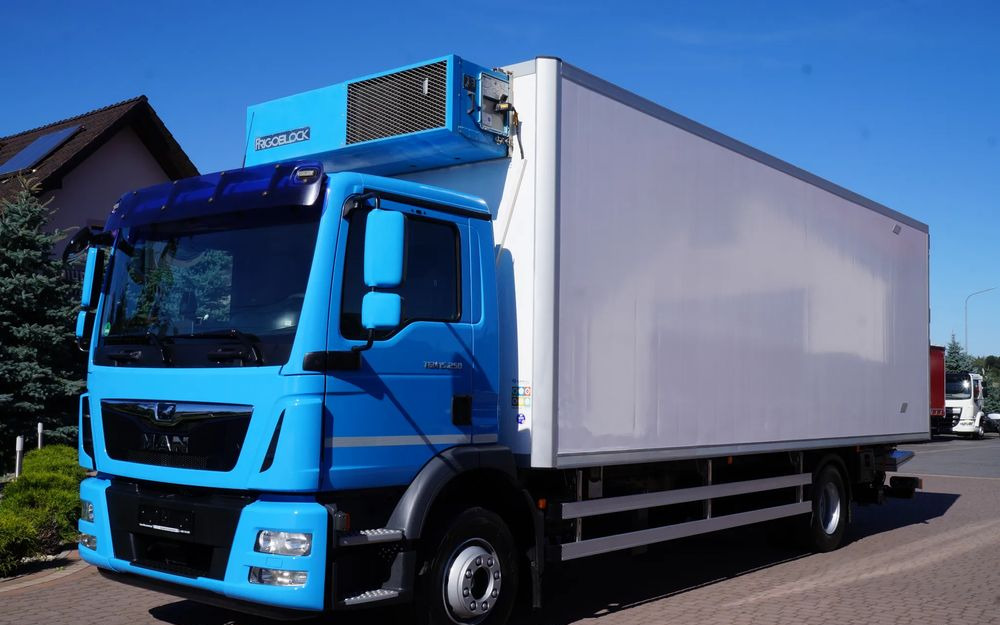 MAN TGM 15.250 EURO 6 CHŁODNIA LAMBERET ŁAD 7.300 KG NISKI PRZEBIEG - Camion frigorifique: photos 2 MAN TGM 15.250 EURO 6 CHŁODNIA LAMBERET ŁAD 7.300 KG NISKI PRZEBIEG - Camion frigorifique: photos 2