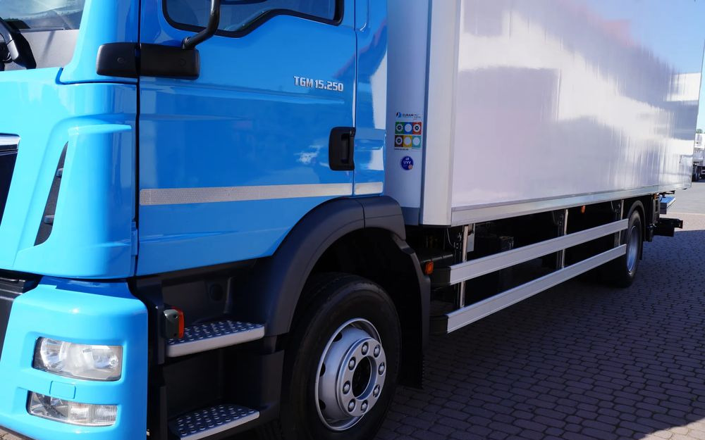 MAN TGM 15.250 EURO 6 CHŁODNIA LAMBERET ŁAD 7.300 KG NISKI PRZEBIEG - Camion frigorifique: photos 5 MAN TGM 15.250 EURO 6 CHŁODNIA LAMBERET ŁAD 7.300 KG NISKI PRZEBIEG - Camion frigorifique: photos 5