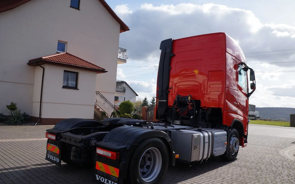 Volvo FH 4 EURO 6 GLOBETROTTER NISKI PRZEBIEG ZŁOTY KONTRAKT - Tracteur routier: photos 3 Volvo FH 4 EURO 6 GLOBETROTTER NISKI PRZEBIEG ZŁOTY KONTRAKT - Tracteur routier: photos 3