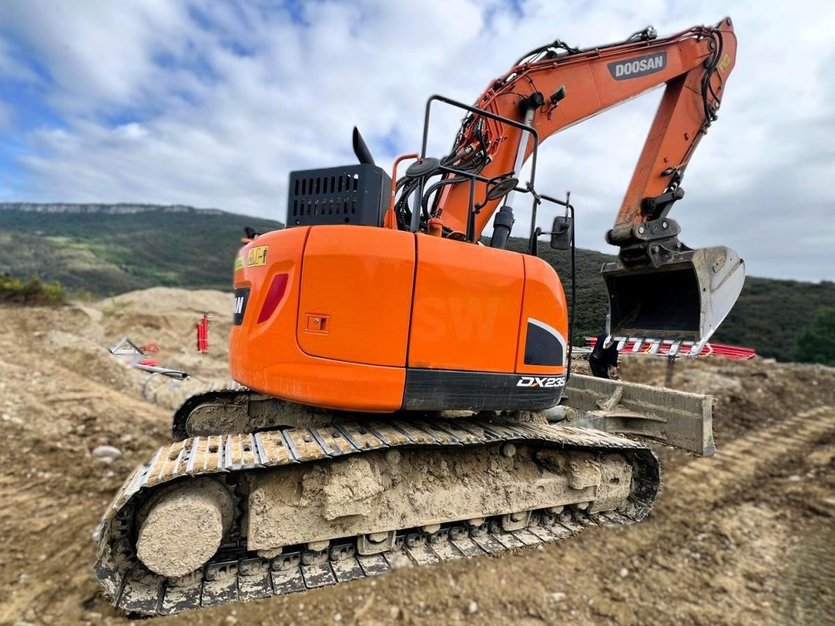 Doosan DX235 LCR-5 PELLE A CHENILLES 26T - Pelle sur chenille: photos 4 Doosan DX235 LCR-5 PELLE A CHENILLES 26T - Pelle sur chenille: photos 4