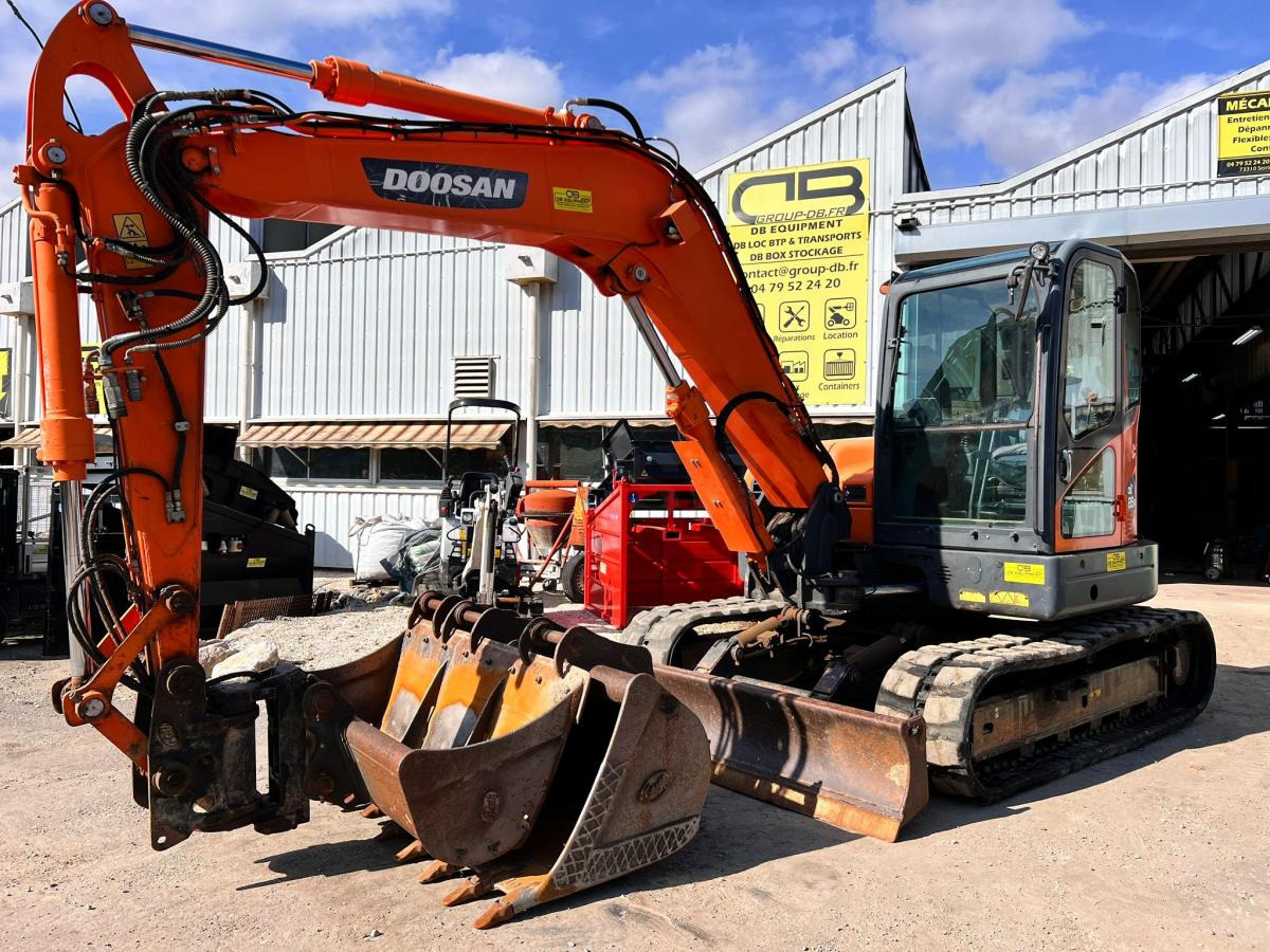 Doosan DX85R-3 PELLE A CHENILLES 8,5T PELLE A CHENILLES 8,5T - Pelle sur chenille: photos 1 Doosan DX85R-3 PELLE A CHENILLES 8,5T PELLE A CHENILLES 8,5T - Pelle sur chenille: photos 1