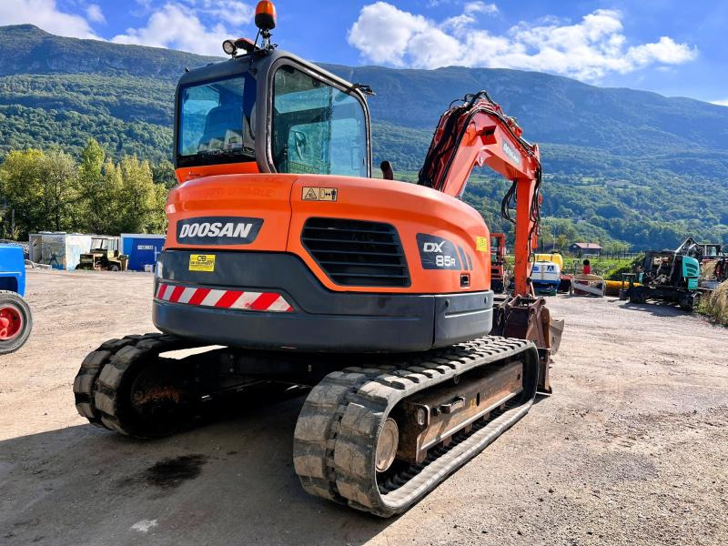 Doosan DX85R-3 PELLE A CHENILLES 8,5T PELLE A CHENILLES 8,5T - Pelle sur chenille: photos 5 Doosan DX85R-3 PELLE A CHENILLES 8,5T PELLE A CHENILLES 8,5T - Pelle sur chenille: photos 5