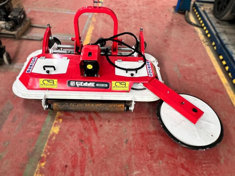 Giemme FMU180 Tondeuse portée attache 3 points pour tracteur - Broyeur à axe horizontal: photos 1 Giemme FMU180 Tondeuse portée attache 3 points pour tracteur - Broyeur à axe horizontal: photos 1