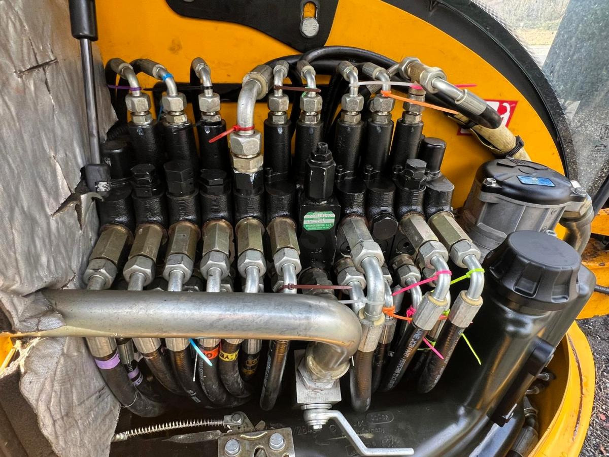 Jcb 8035 Mini-pelle 3,5T - crédit-bail Jcb 8035 Mini-pelle 3,5T: photos 10 Jcb 8035 Mini-pelle 3,5T - crédit-bail Jcb 8035 Mini-pelle 3,5T: photos 10