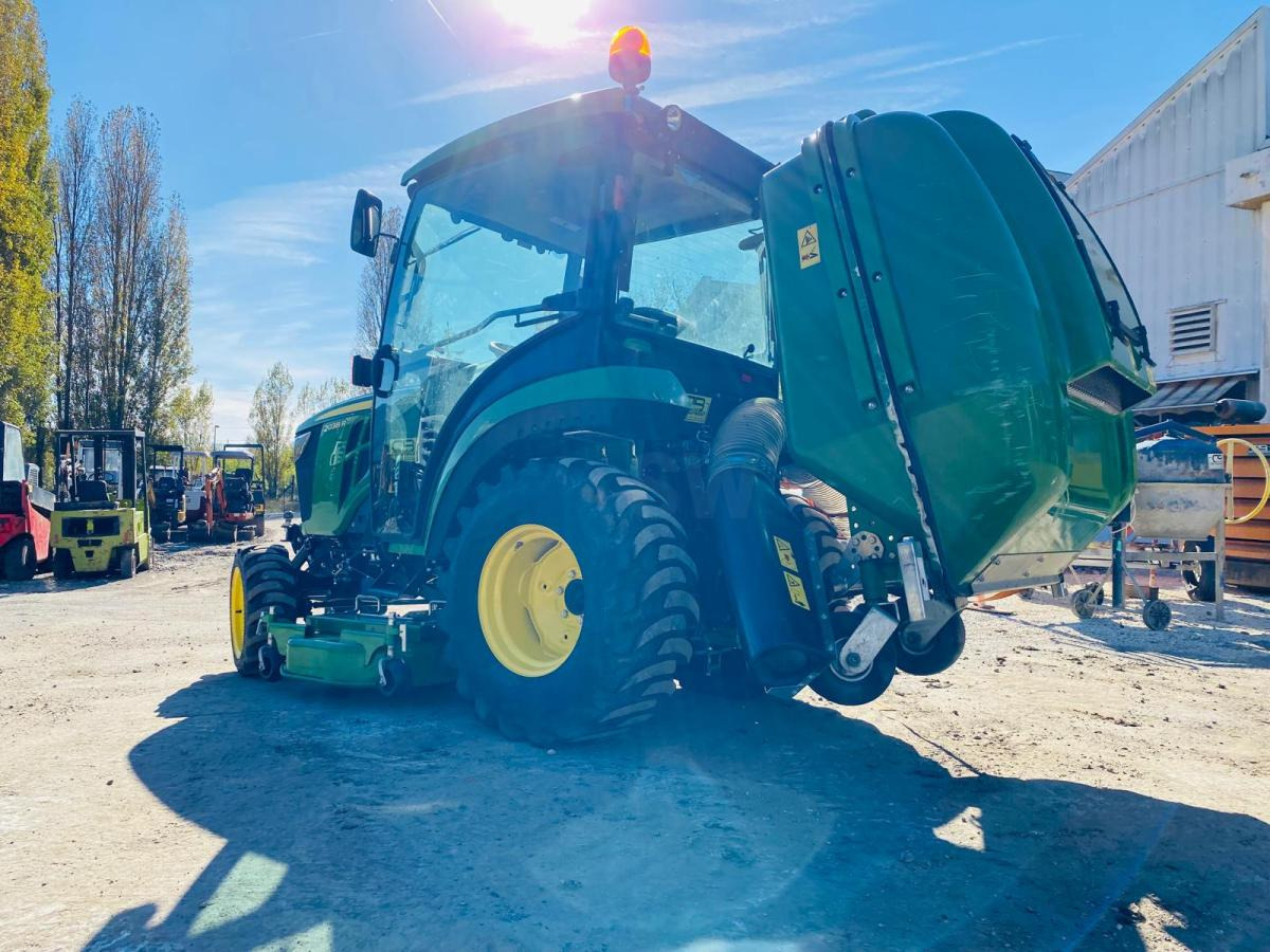John Deere 2038R avec plateau de coupe et bas de ramassage - Micro tracteur: photos 3 John Deere 2038R avec plateau de coupe et bas de ramassage - Micro tracteur: photos 3