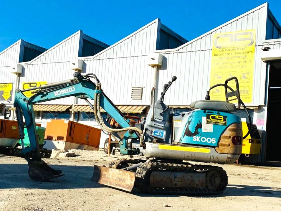 KOBELCO Mini pelle électrique SK007 - Mini pelle: photos 2 KOBELCO Mini pelle électrique SK007 - Mini pelle: photos 2