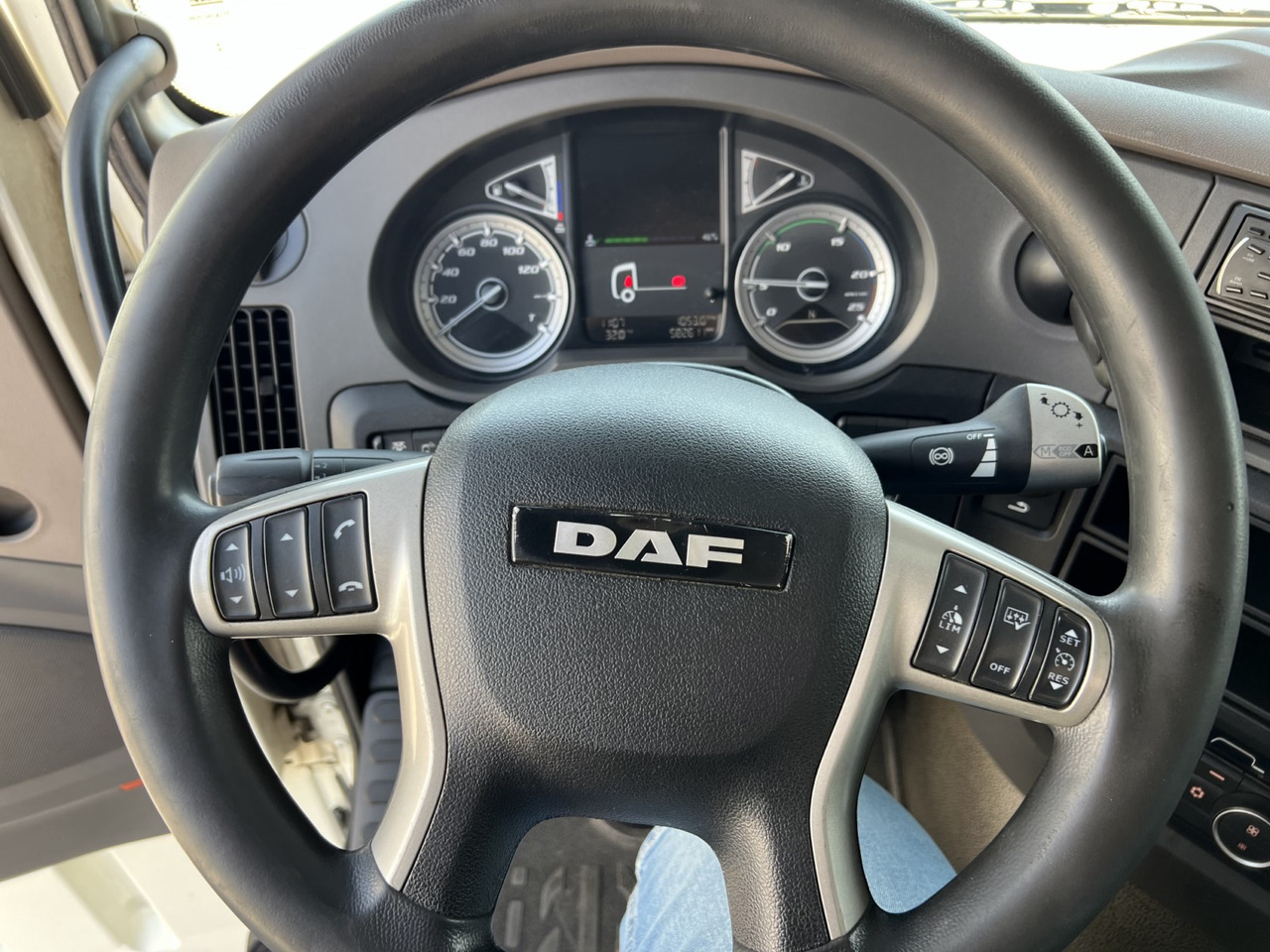 Tracteur routier DAF XF 480FT: photos 8