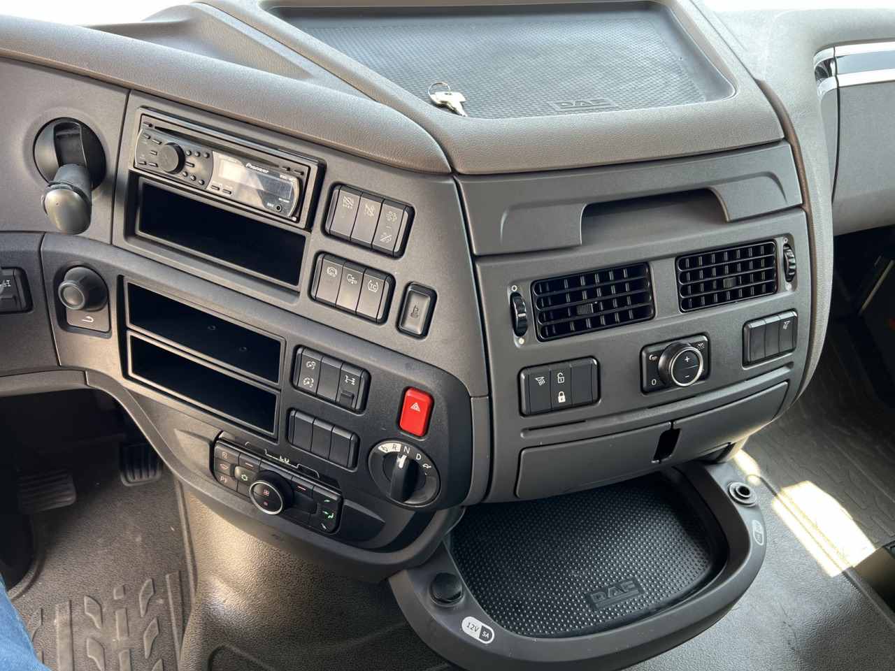 Tracteur routier DAF XF 480FT: photos 11