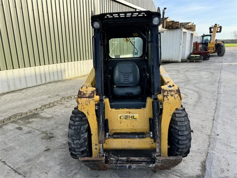 Gehl Gehl R165 Skid Steer - Mini chargeuse: photos 4 Gehl Gehl R165 Skid Steer - Mini chargeuse: photos 4