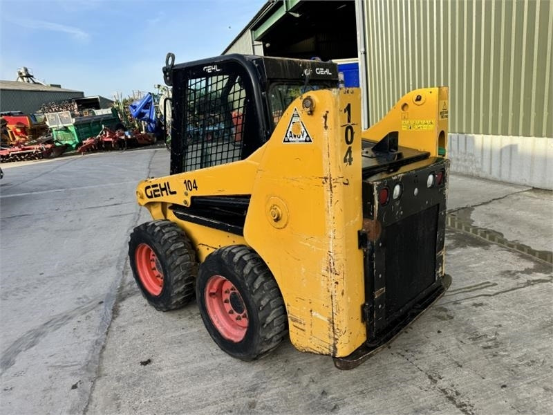 Gehl R165 Skid Steer - Mini chargeuse: photos 2 Gehl R165 Skid Steer - Mini chargeuse: photos 2
