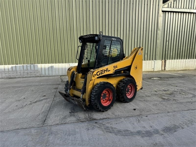 Gehl R165 Skid Steer - Mini chargeuse: photos 1 Gehl R165 Skid Steer - Mini chargeuse: photos 1