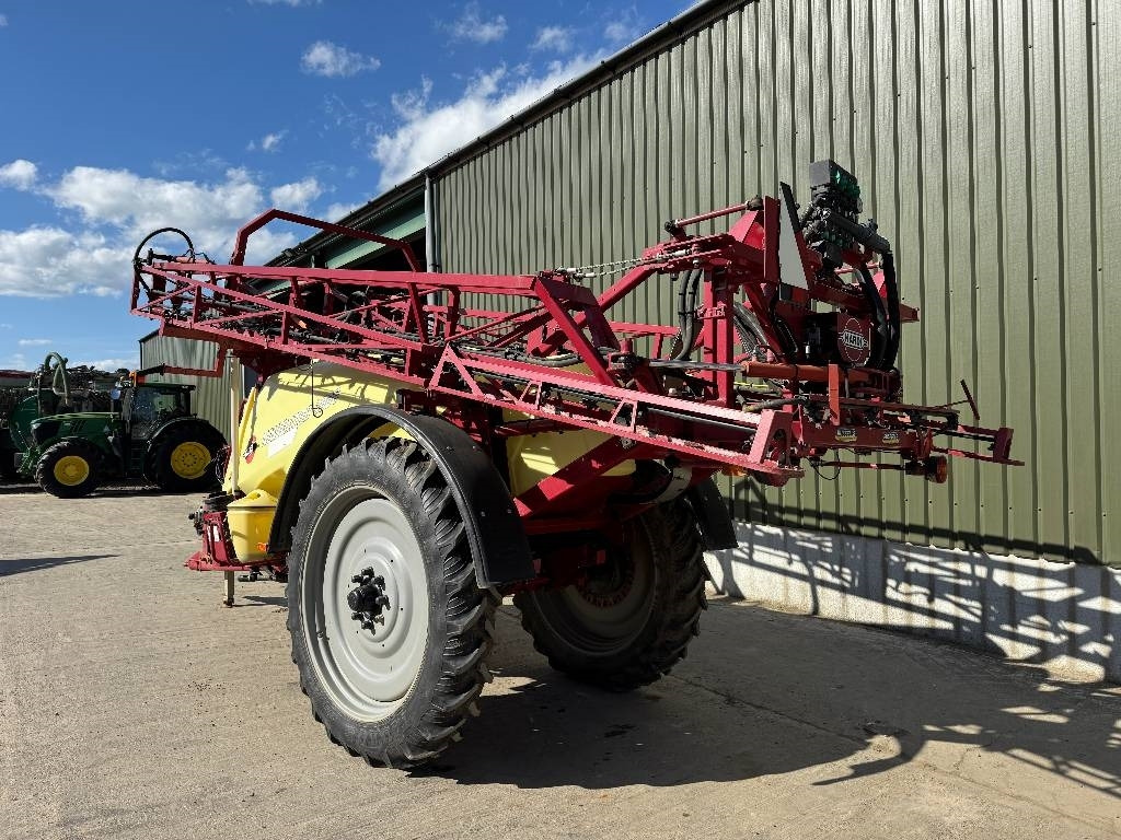 Hardi Navigator 3000L 24m - Pulvérisateur traîné: photos 2 Hardi Navigator 3000L 24m - Pulvérisateur traîné: photos 2