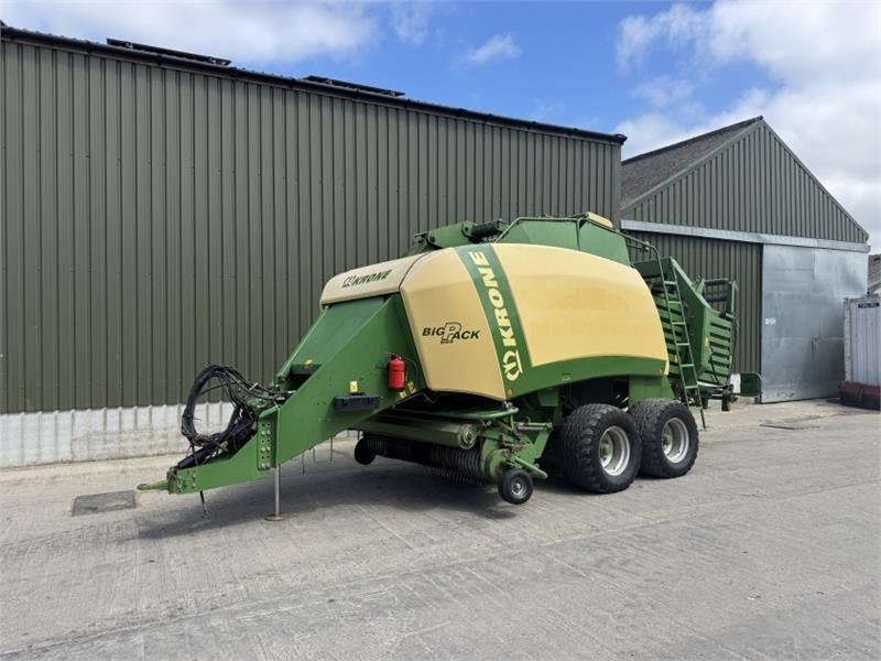 Krone Big Pack 12130 Square Baler - Presse à balles cubiques: photos 1 Krone Big Pack 12130 Square Baler - Presse à balles cubiques: photos 1