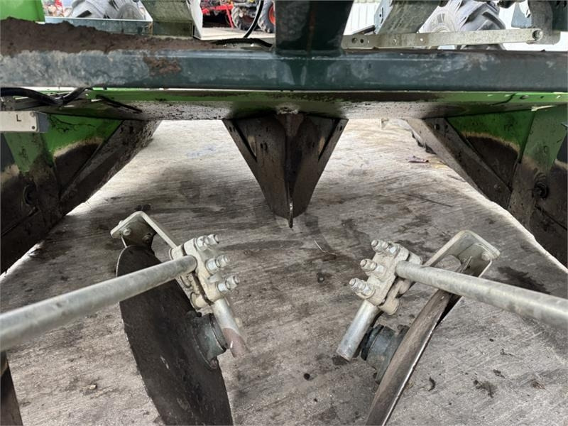Planteuse de pommes de terre Miedema Structural MS2000 2 Row Planter: photos 16 Planteuse de pommes de terre Miedema Structural MS2000 2 Row Planter: photos 16