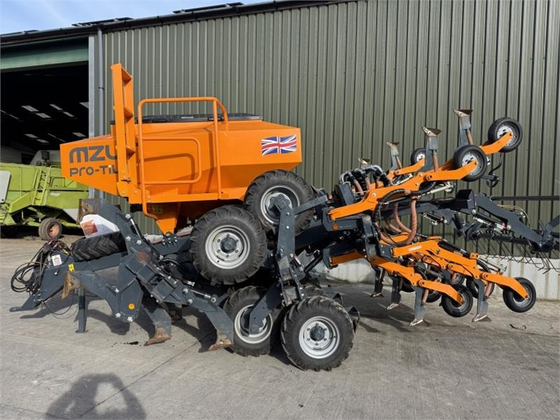 Mzuri Pro Till 4T Seed Drill - Combiné de semis: photos 2 Mzuri Pro Till 4T Seed Drill - Combiné de semis: photos 2