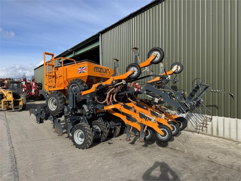 Mzuri Pro Till 4T Seed Drill - Combiné de semis: photos 3 Mzuri Pro Till 4T Seed Drill - Combiné de semis: photos 3