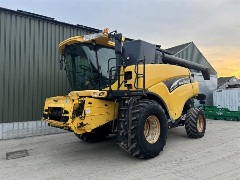 New Holland CR960 c/w 24ft Header **Video Below** - Accessoire de matériels de récolte: photos 3 New Holland CR960 c/w 24ft Header **Video Below** - Accessoire de matériels de récolte: photos 3