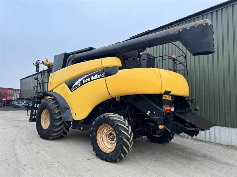 New Holland CR960 c/w 24ft Header **Video Below** - Accessoire de matériels de récolte: photos 4 New Holland CR960 c/w 24ft Header **Video Below** - Accessoire de matériels de récolte: photos 4