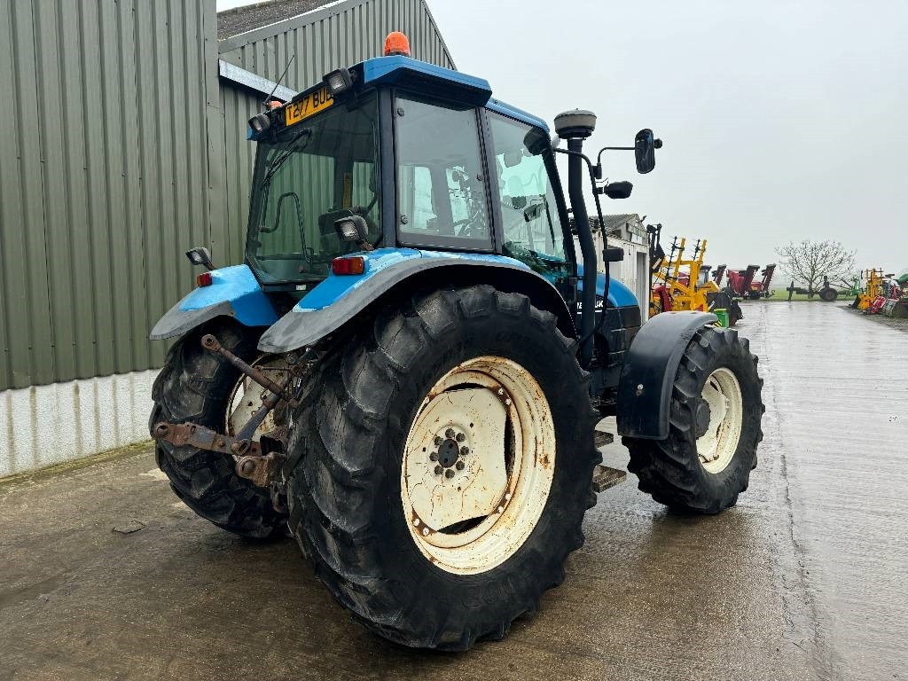 New Holland TS 100 - Tracteur agricole: photos 4 New Holland TS 100 - Tracteur agricole: photos 4