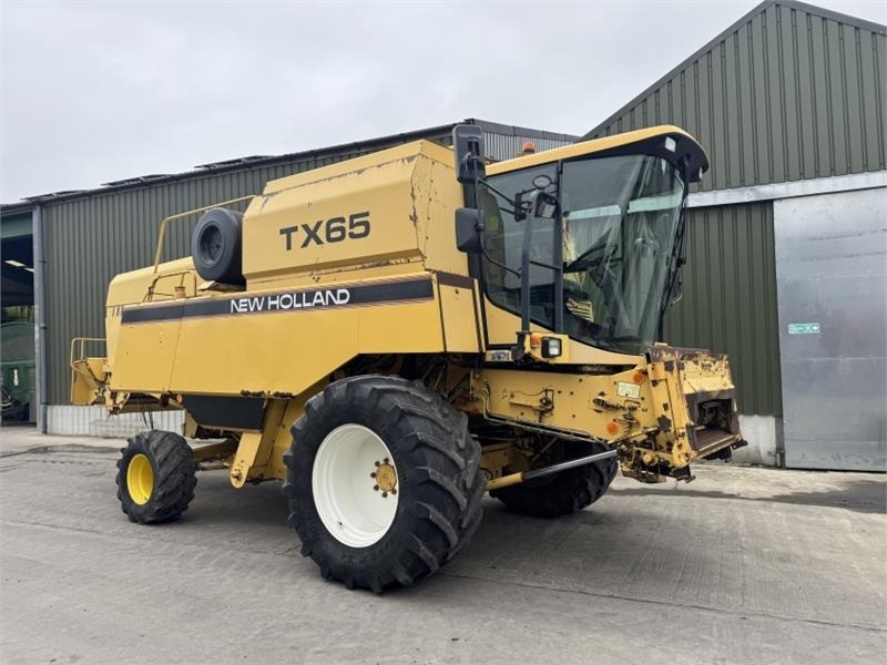 New Holland TX65 c/w 17ft Header - Accessoire de matériels de récolte: photos 3 New Holland TX65 c/w 17ft Header - Accessoire de matériels de récolte: photos 3