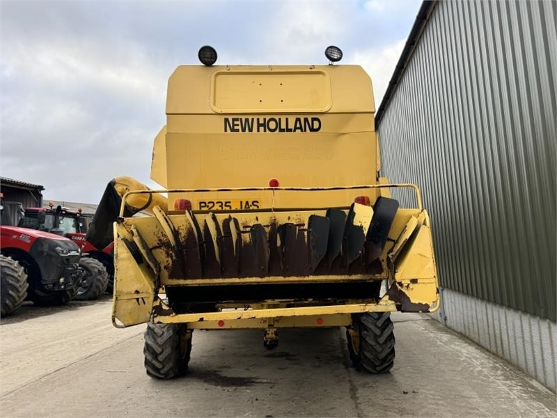 New Holland TX67 c/w 20ft Header - Accessoire de matériels de récolte: photos 5 New Holland TX67 c/w 20ft Header - Accessoire de matériels de récolte: photos 5