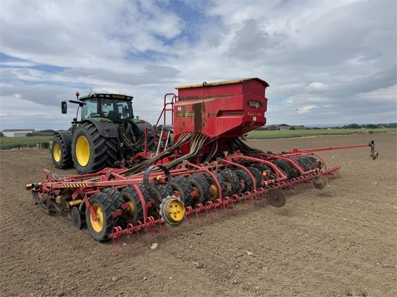 Vaderstad Rapid A800s **Video Below** - Combiné de semis: photos 4 Vaderstad Rapid A800s **Video Below** - Combiné de semis: photos 4