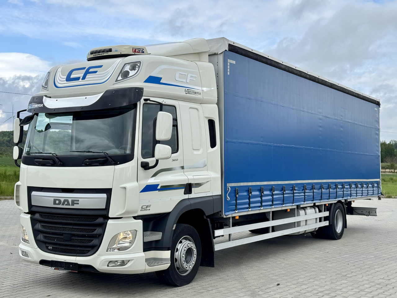 DAF CF 320 / FIRANKA / 24 EUROPALETY / SYPIALKA / AUTOMAT / KLIMA POSTOJOWA / 2017 ROK - Camion à rideaux coulissants: photos 2 DAF CF 320 / FIRANKA / 24 EUROPALETY / SYPIALKA / AUTOMAT / KLIMA POSTOJOWA / 2017 ROK - Camion à rideaux coulissants: photos 2