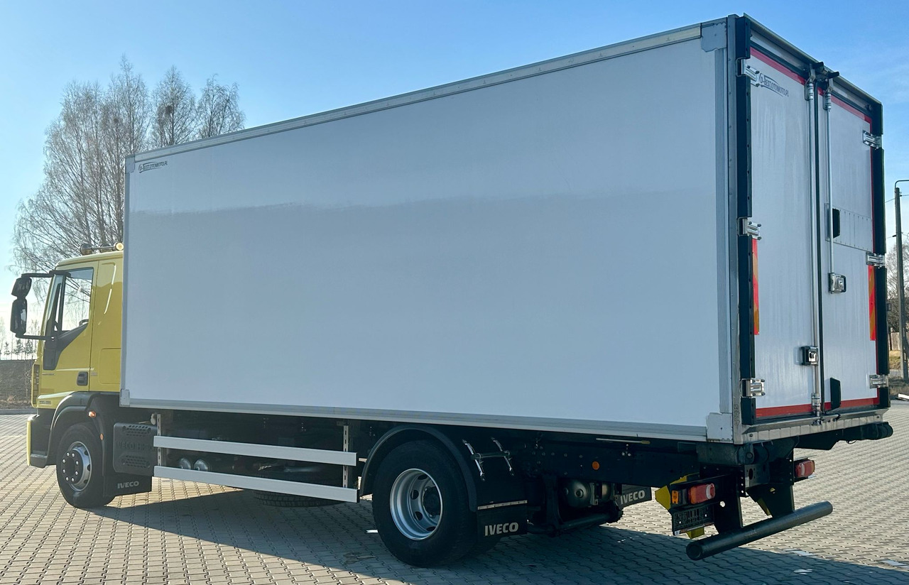 IVECO EUROCARGO 160-280 / CHŁODNIA / 6.1 M DŁUGOŚCI / 15 EUROPALET / AUTOMAT / SYPIALKA / NISKI PRZEBIEG / 16 TON DMC / CARRIER SPALINOWO - ELEKTRYCZNY / 2018 ROK - Camion frigorifique: photos 4 IVECO EUROCARGO 160-280 / CHŁODNIA / 6.1 M DŁUGOŚCI / 15 EUROPALET / AUTOMAT / SYPIALKA / NISKI PRZEBIEG / 16 TON DMC / CARRIER SPALINOWO - ELEKTRYCZNY / 2018 ROK - Camion frigorifique: photos 4