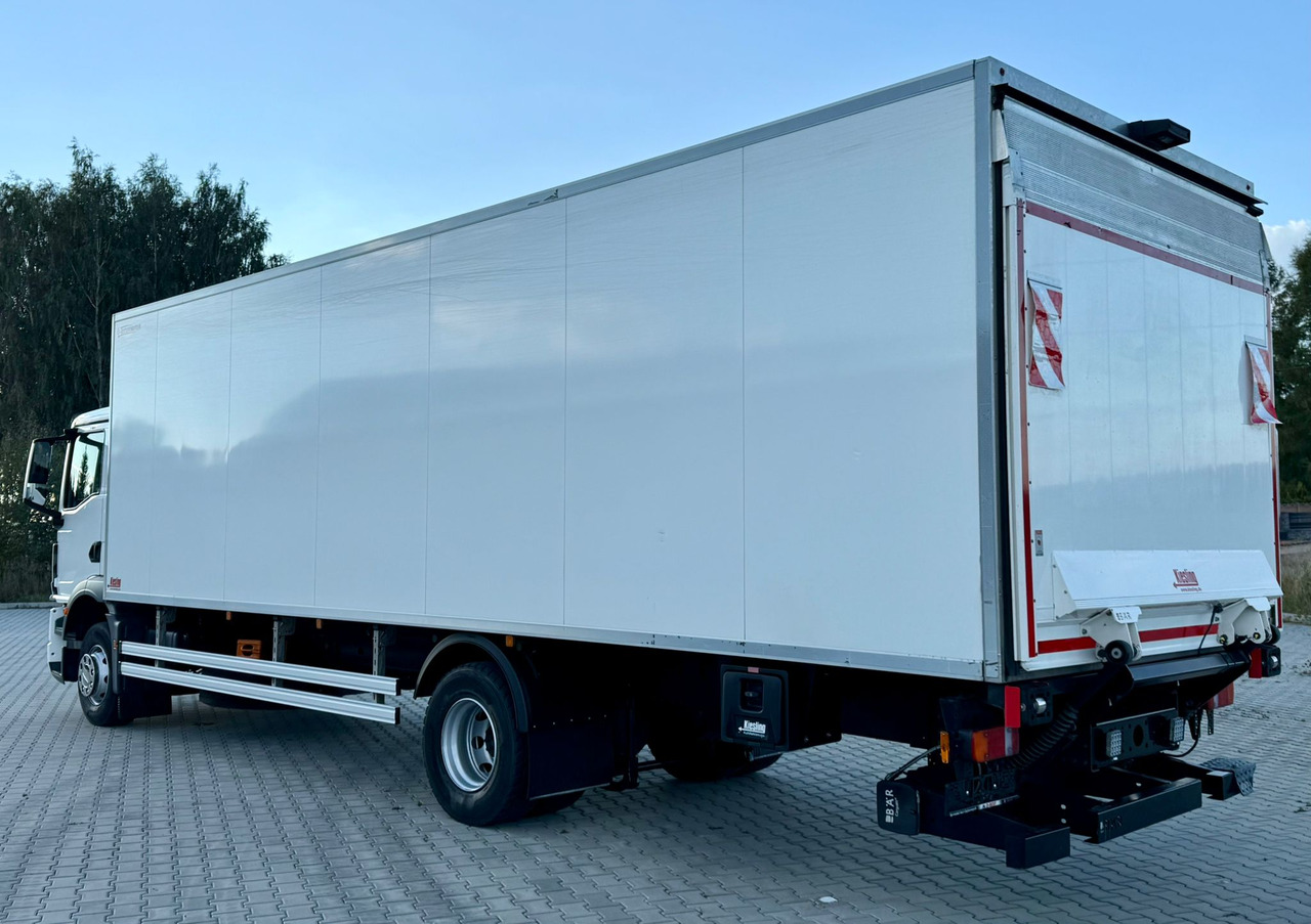 MAN TGM 15.290 / CHŁODNIA / WINDA / 8.3 M DŁUGOŚCI / 20 EUROPALET / THERMO KING / +30/-30 / AUTOMAT / 2021 ROK / SERWISOWANY - Camion frigorifique: photos 4 MAN TGM 15.290 / CHŁODNIA / WINDA / 8.3 M DŁUGOŚCI / 20 EUROPALET / THERMO KING / +30/-30 / AUTOMAT / 2021 ROK / SERWISOWANY - Camion frigorifique: photos 4